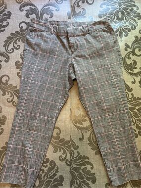 Old Navy Pixie Ankle Pants - Petite